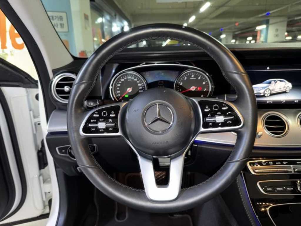 벤츠 E 클래스 E-클래스 W213 E300 아방가르드 이미지 9