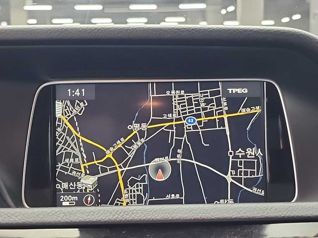 벤츠 E 클래스 E-클래스 W212 E300 아방가르드 이미지 16