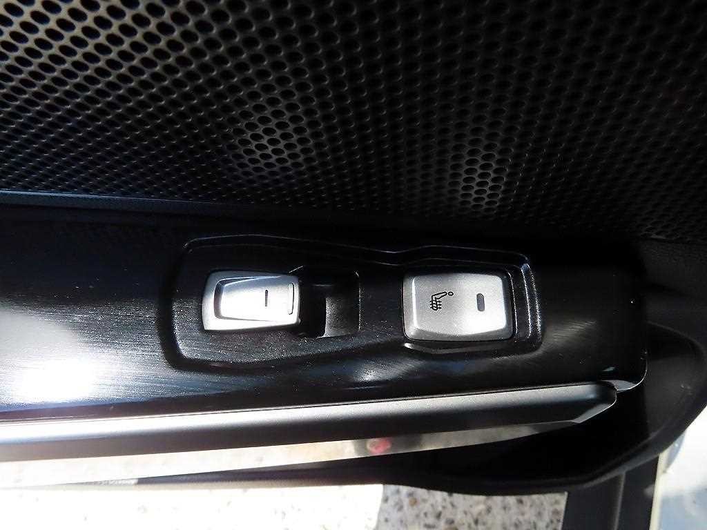 KG모빌리티(쌍용) 티볼리 디젤 2WD 1.6 LX 이미지 17