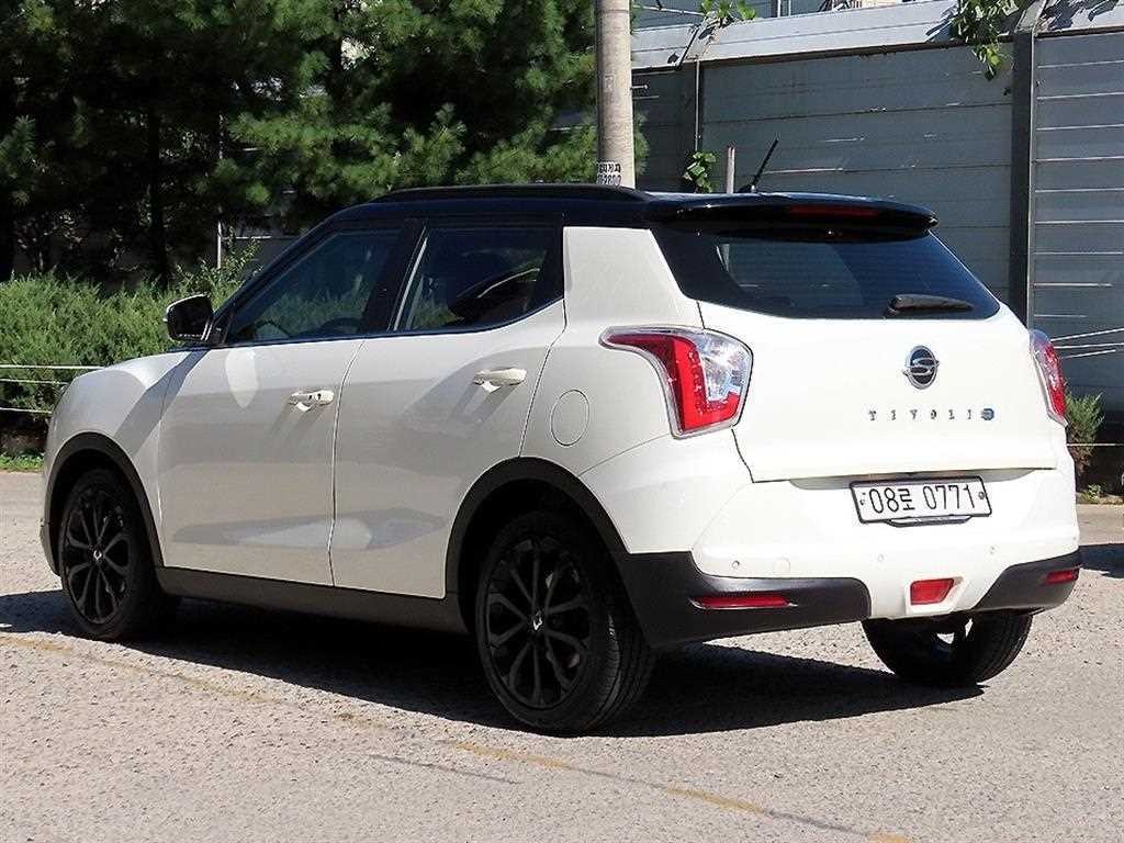 KG모빌리티(쌍용) 티볼리 디젤 2WD 1.6 LX 이미지 3
