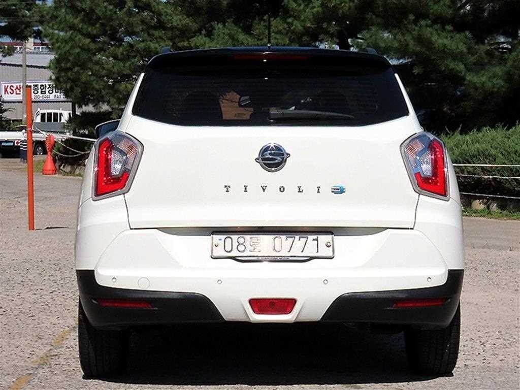 KG모빌리티(쌍용) 티볼리 디젤 2WD 1.6 LX 이미지 4