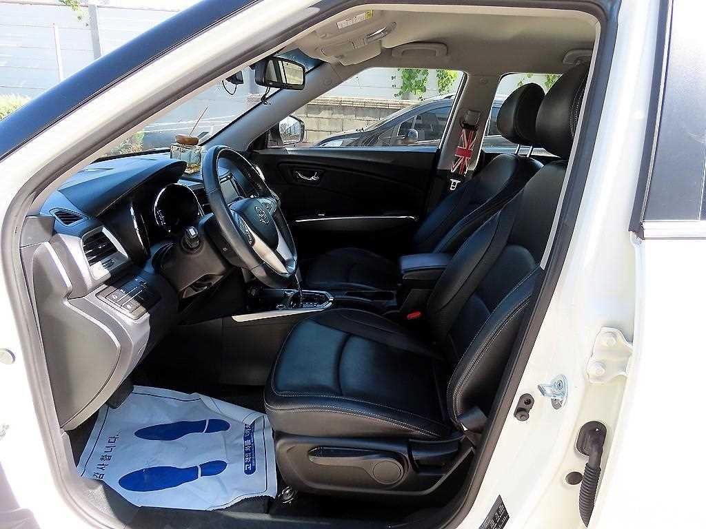 KG모빌리티(쌍용) 티볼리 디젤 2WD 1.6 LX 이미지 5