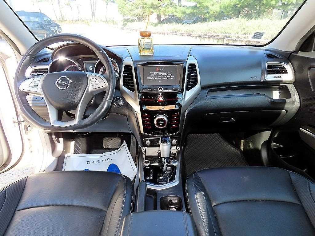 KG모빌리티(쌍용) 티볼리 디젤 2WD 1.6 LX 이미지 7