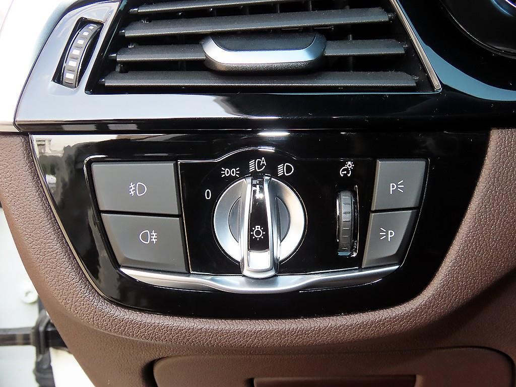 BMW 5시리즈 5시리즈 (G30) 530i xDrive M 스포츠 플러스 이미지 13