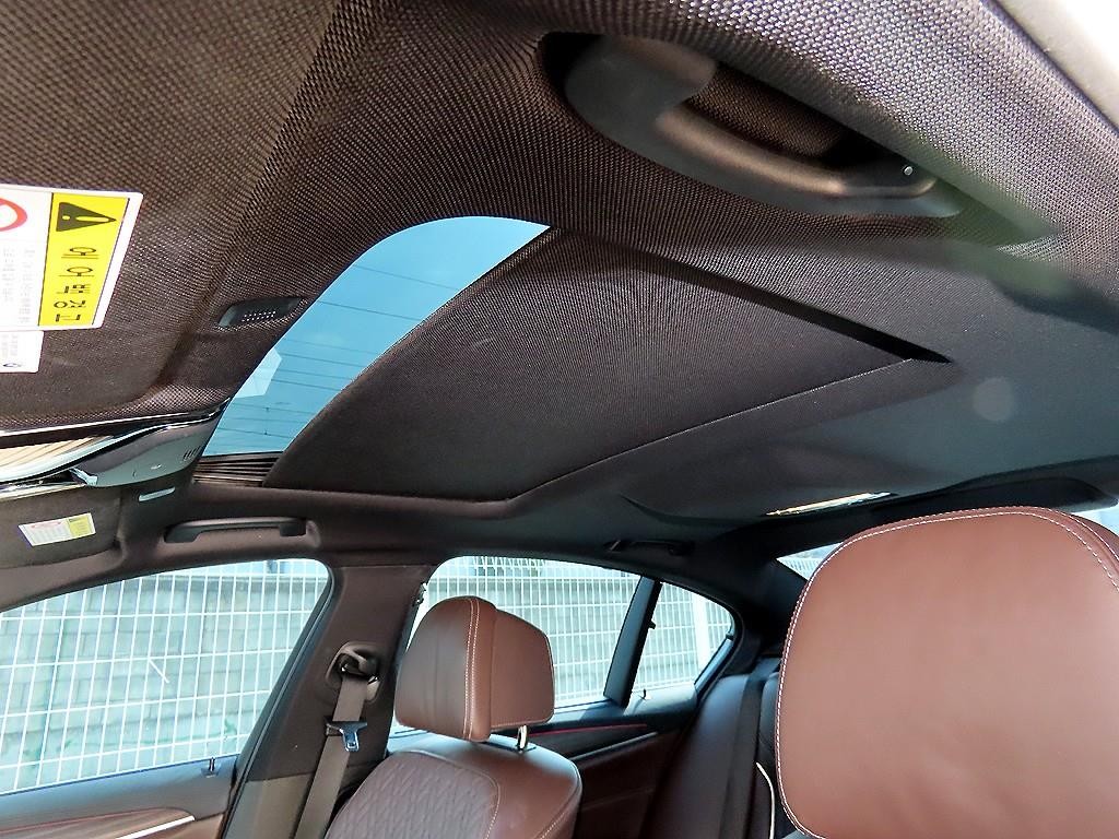 BMW 5시리즈 5시리즈 (G30) 530i xDrive M 스포츠 플러스 이미지 17