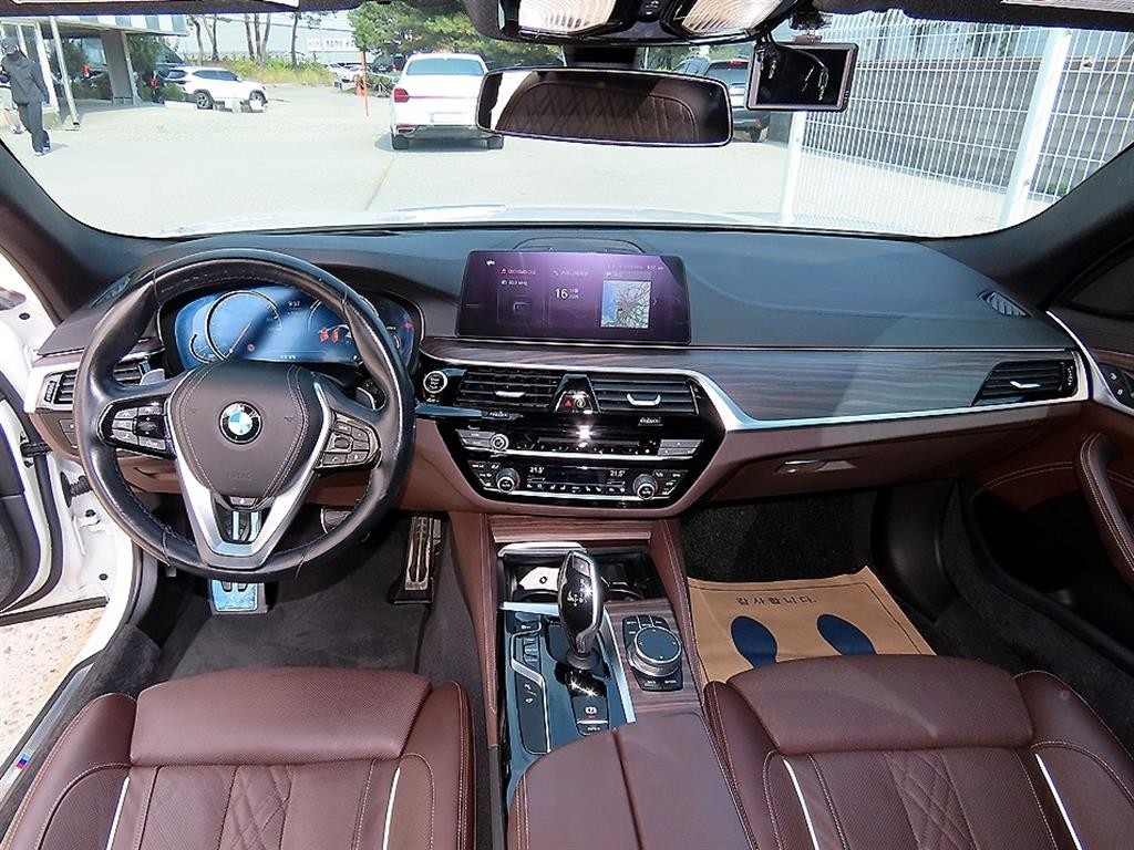 BMW 5시리즈 5시리즈 (G30) 530i xDrive M 스포츠 플러스 이미지 7