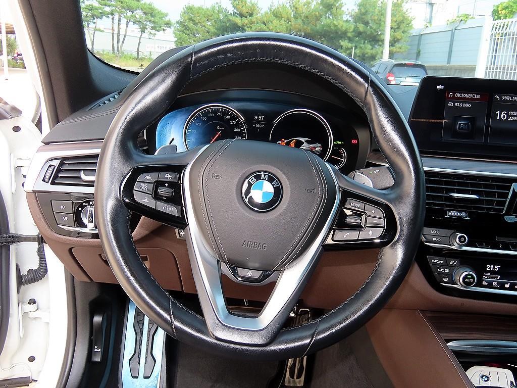 BMW 5시리즈 5시리즈 (G30) 530i xDrive M 스포츠 플러스 이미지 8