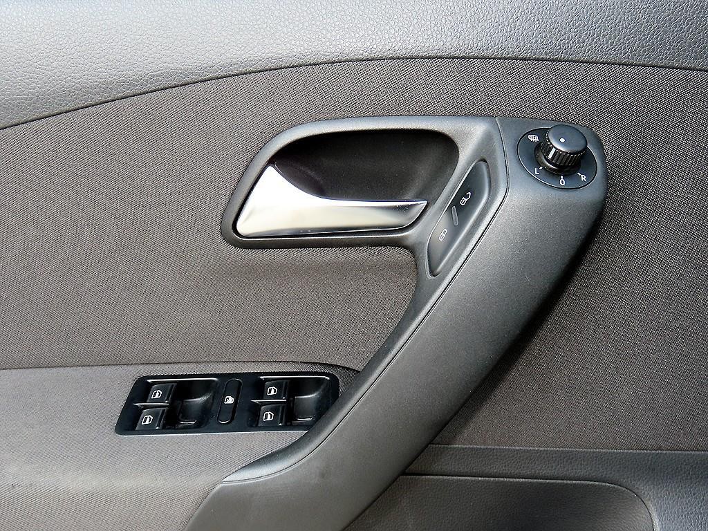 폭스바겐 폴로 1.6 TDI R-LINE 이미지 11