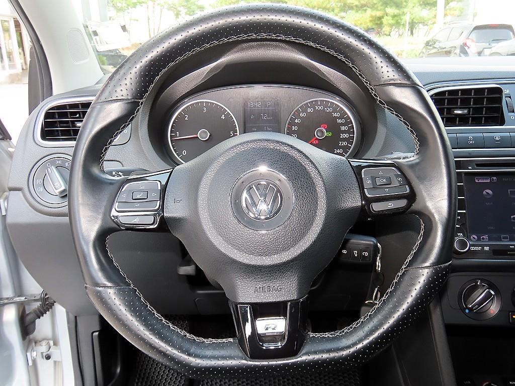 폭스바겐 폴로 1.6 TDI R-LINE 이미지 8