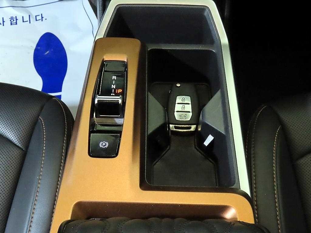 KG모빌리티(쌍용) 토레스 더 뉴 토레스 1.5 GDI-T 4WD 블랙에디션 이미지 12
