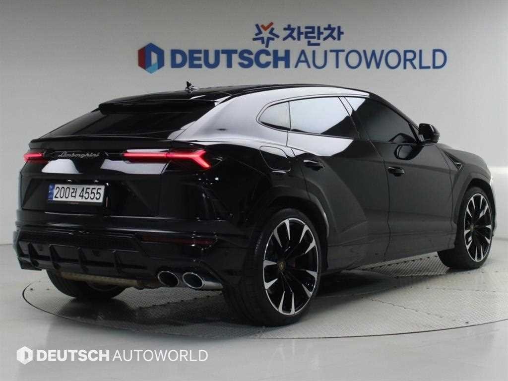 람보르기니 우루스 4.0 V8 이미지 2