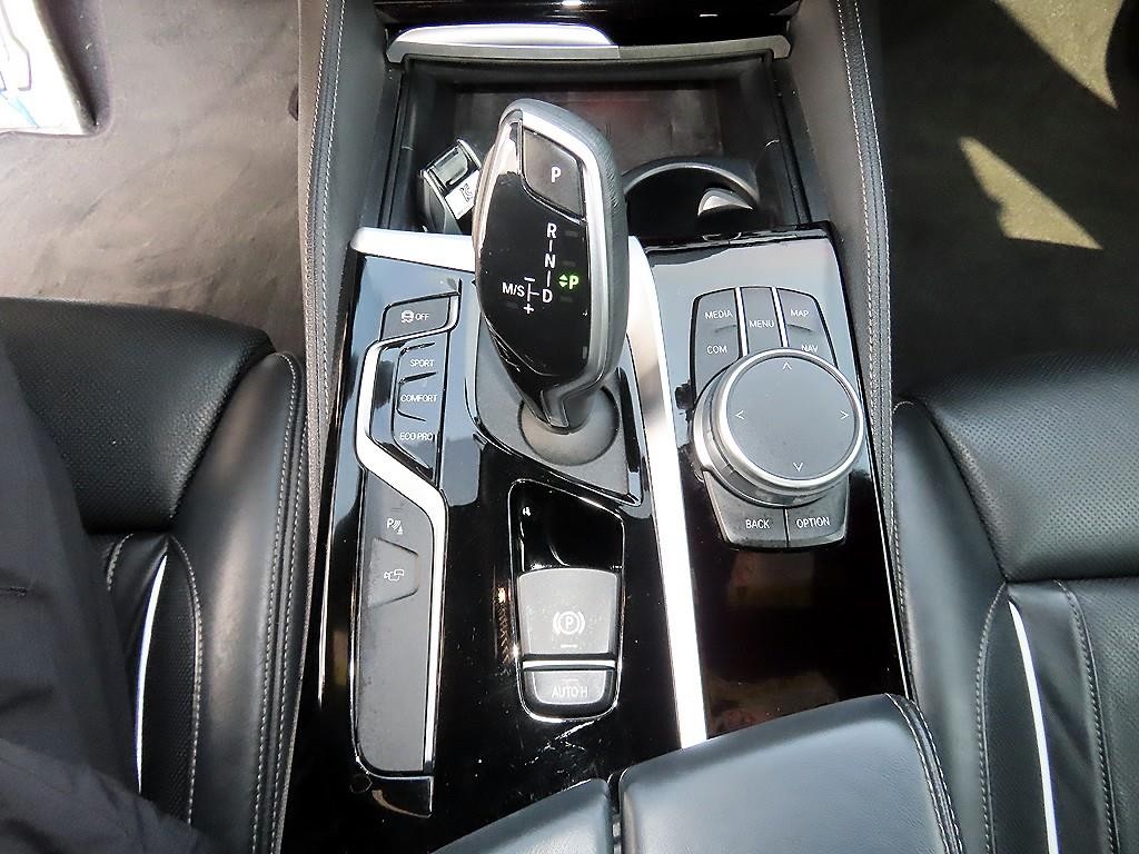 BMW 5시리즈 5시리즈 (G30) 520d M 스포츠 플러스 이미지 11