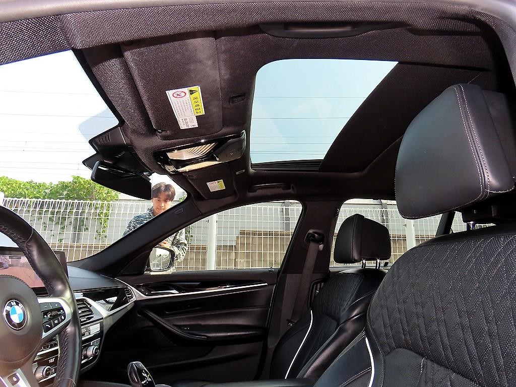 BMW 5시리즈 5시리즈 (G30) 520d M 스포츠 플러스 이미지 17