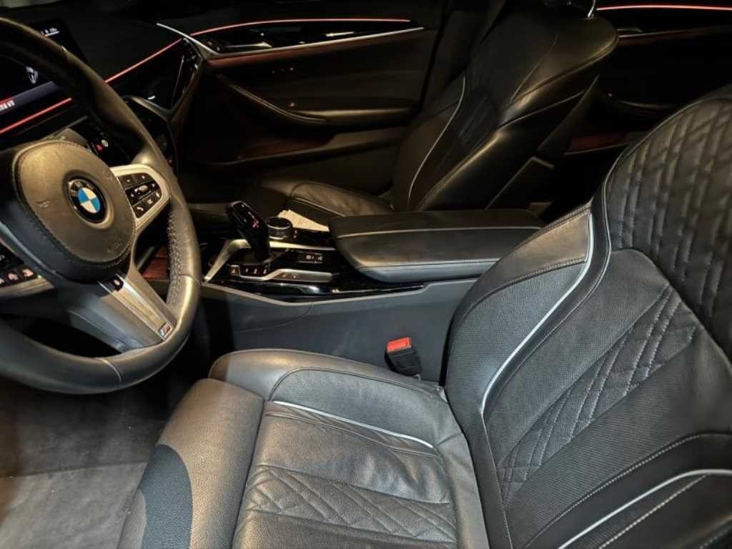 BMW 5시리즈 5시리즈 (G30) 520d M 스포츠 플러스 이미지 4