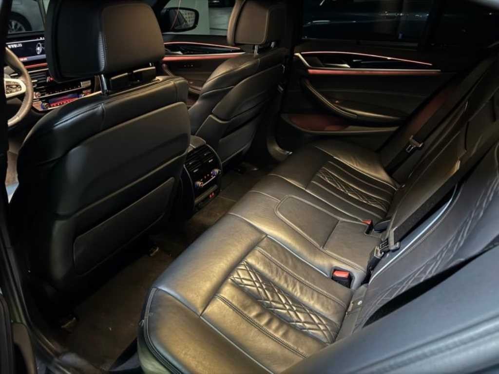BMW 5시리즈 5시리즈 (G30) 520d M 스포츠 플러스 이미지 5