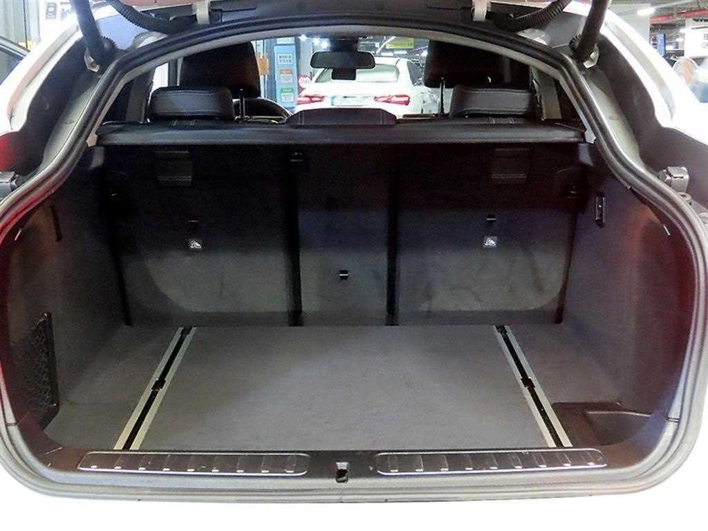 BMW X4 X4 (F26) xDrive 20d 이미지 17