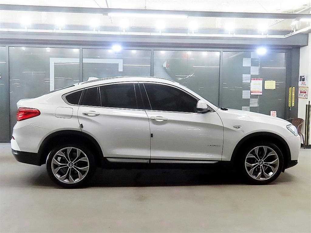 BMW X4 X4 (F26) xDrive 20d 이미지 3