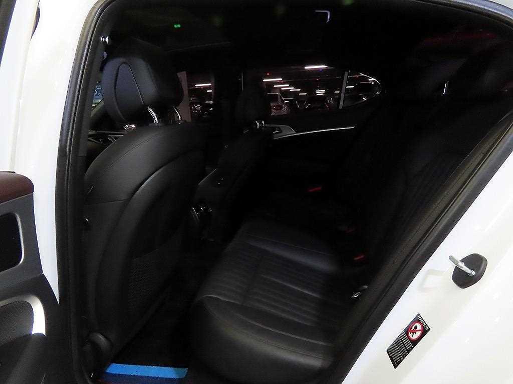 제네시스 G70 2.0T AWD 엘리트 이미지 7