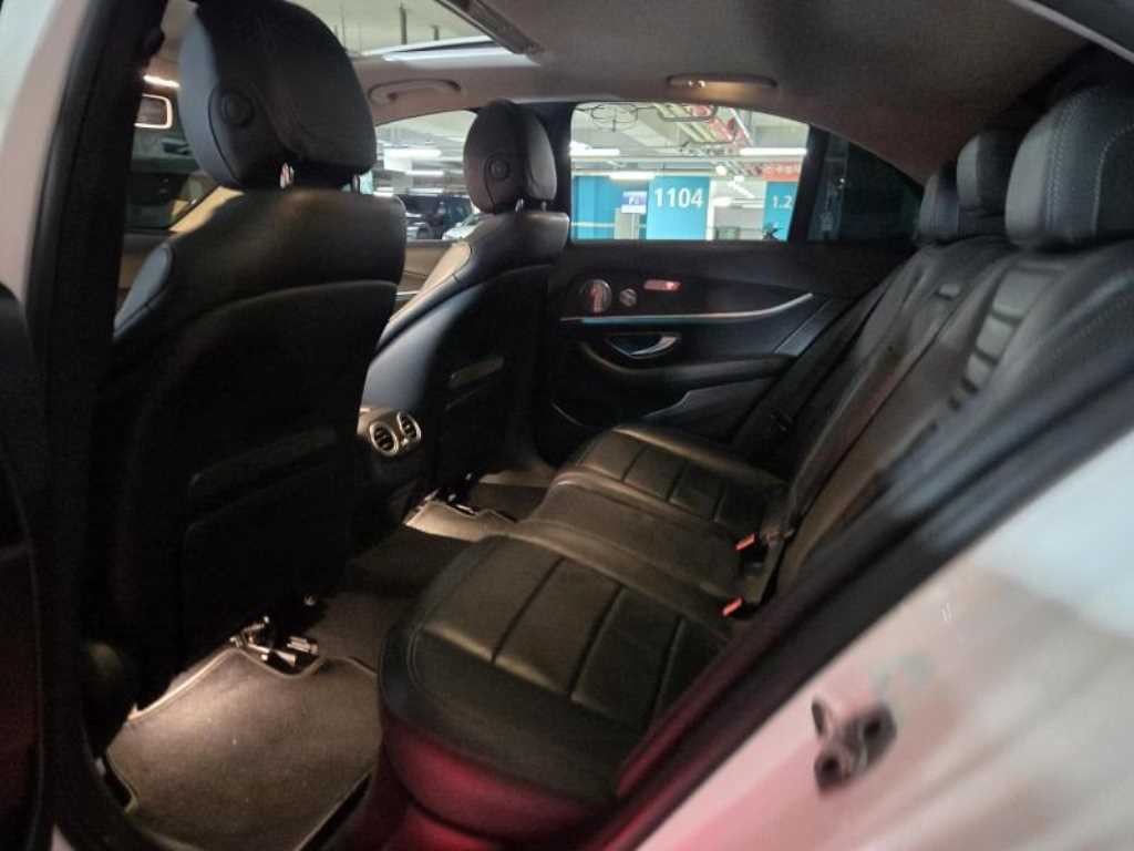 벤츠 E 클래스 E-클래스 W213 E300 아방가르드 이미지 14