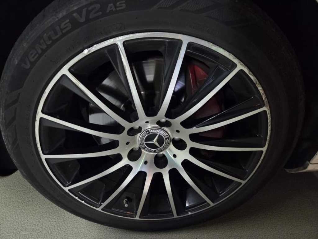 벤츠 E 클래스 E-클래스 W213 E300 아방가르드 이미지 3