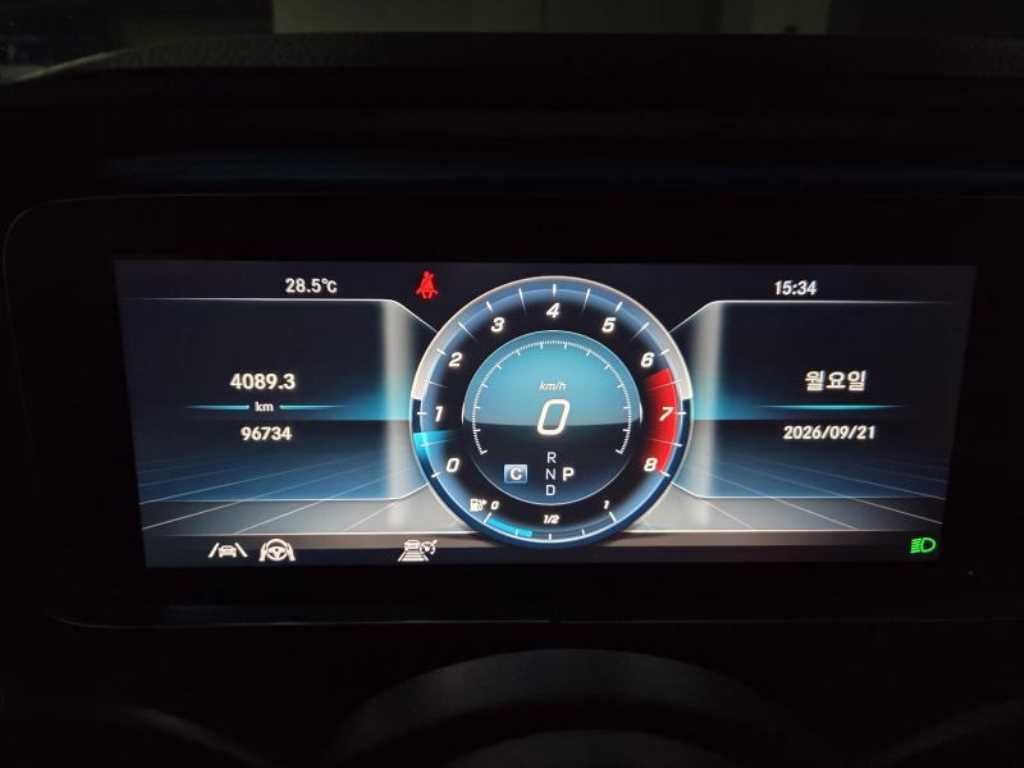 벤츠 E 클래스 E-클래스 W213 E300 아방가르드 이미지 4
