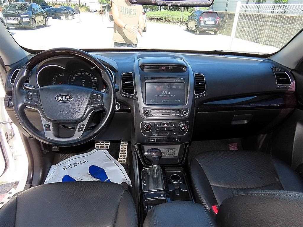 기아 쏘렌토 뉴 쏘렌토 R 4WD 2.0 프레스티지 이미지 7