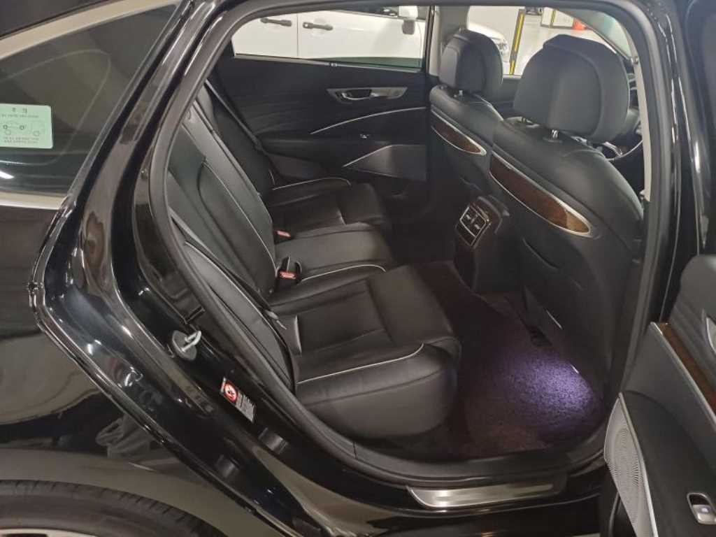 기아 K9 더 K9 3.8 GDI AWD 플래티넘Ⅲ 이미지 16