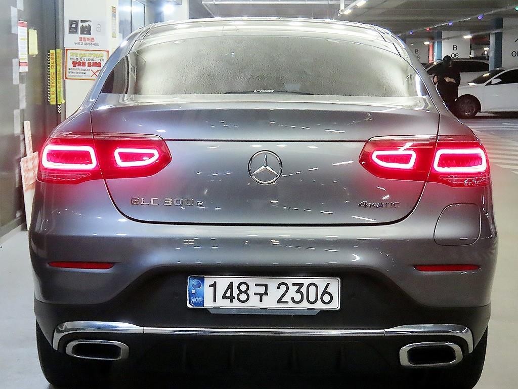 벤츠 GLC 클래스 GLC클래스 X253 GLC 300 e 4MATIC 쿠페 이미지 5