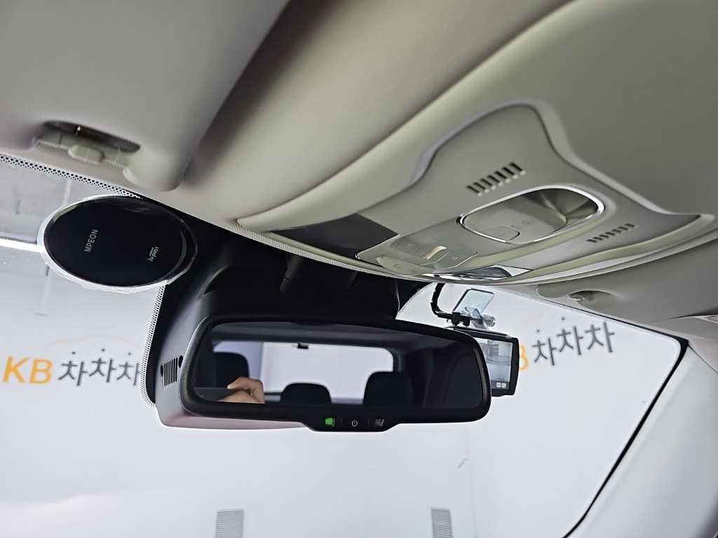 지프 레니게이드 2.0 디젤 리미티드 AWD 이미지 16