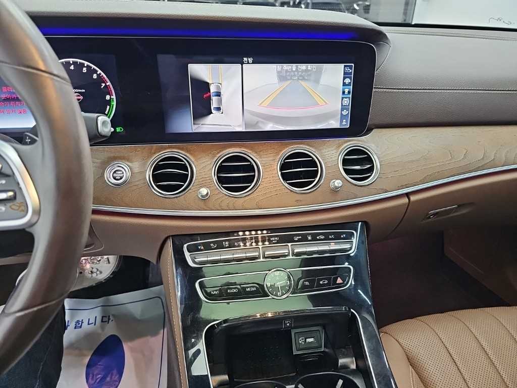 벤츠 E 클래스 E-클래스 W213 E300e 익스클루시브 이미지 10