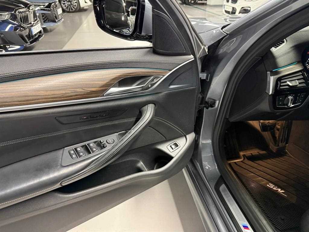 BMW 5시리즈 5시리즈 (G30) 530i M 스포츠 플러스 이미지 12