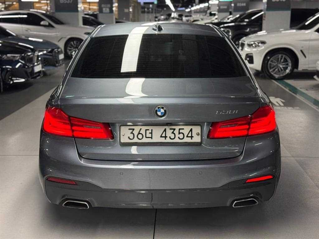 BMW 5시리즈 5시리즈 (G30) 530i M 스포츠 플러스 이미지 4