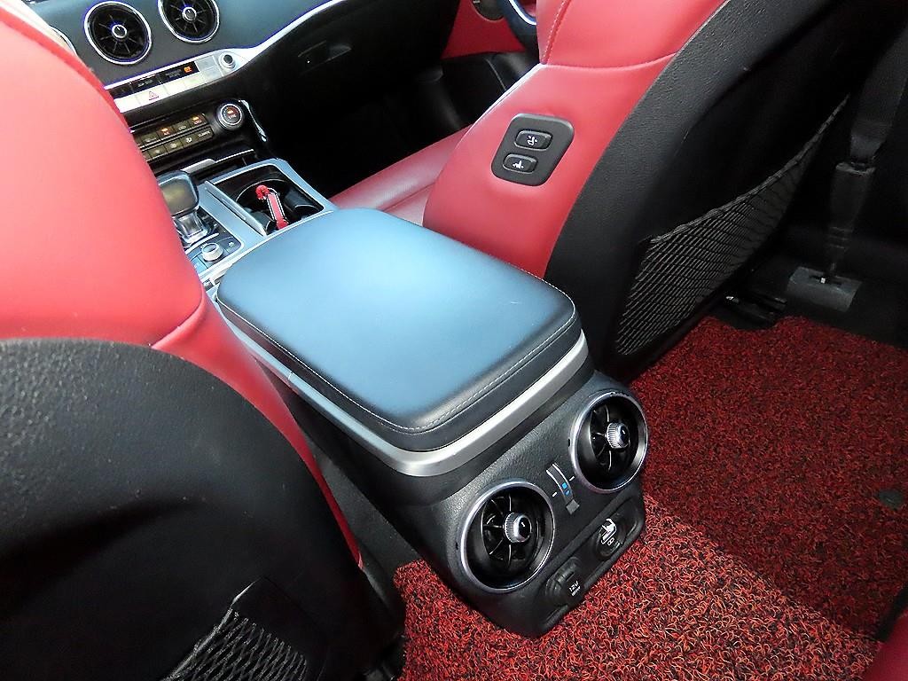 기아 스팅어 가솔린 3.3 터보 AWD GT 이미지 15