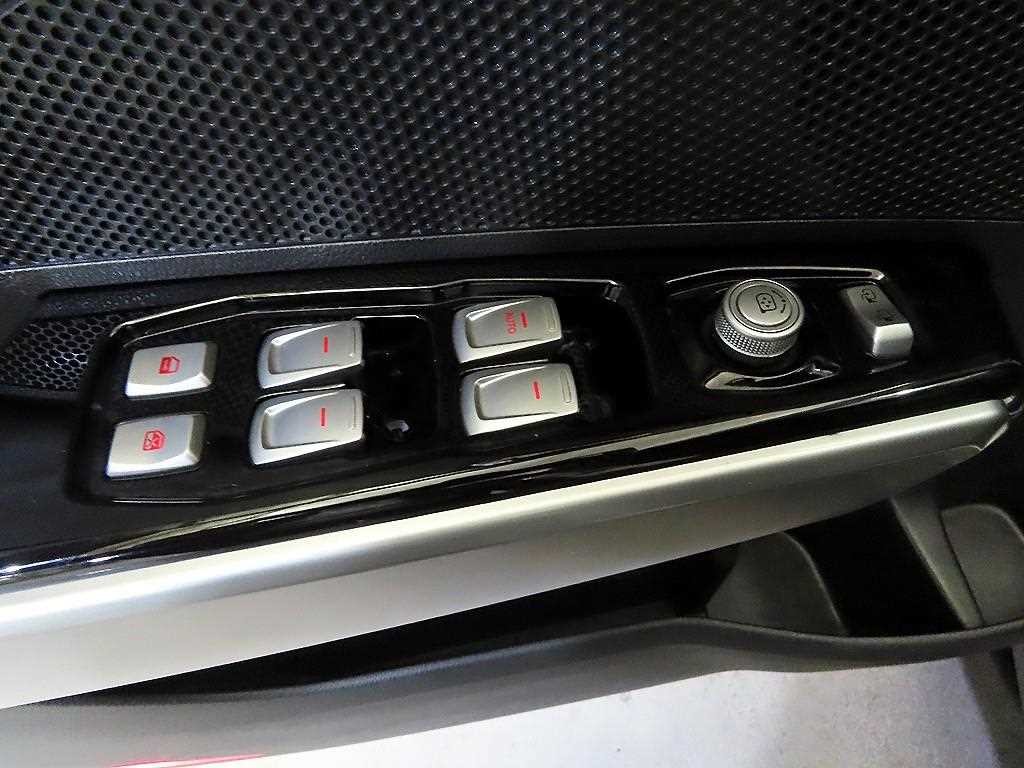 KG모빌리티(쌍용) 티볼리 디젤 2WD 1.6 LX 이미지 13