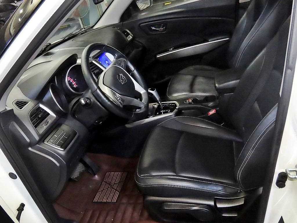 KG모빌리티(쌍용) 티볼리 디젤 2WD 1.6 LX 이미지 6