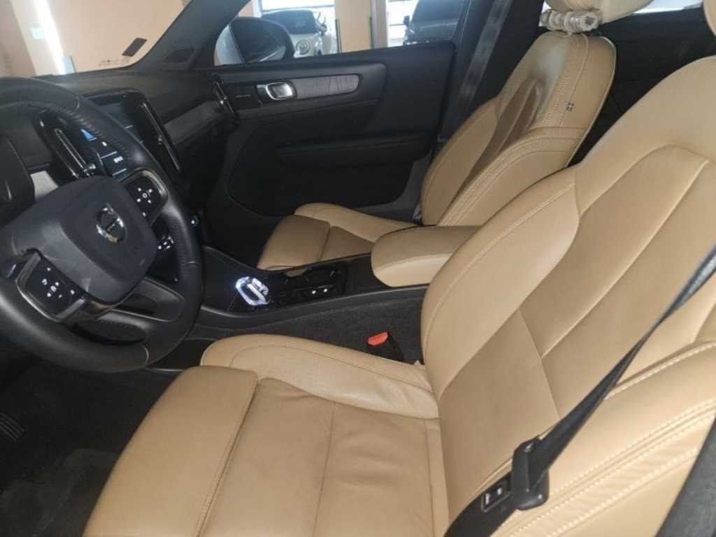 볼보 XC40 T4 4WD 인스크립션 이미지 6