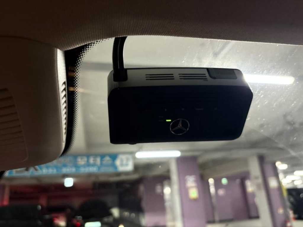 벤츠 E 클래스 E-클래스 W213 E220d 아방가르드 이미지 15