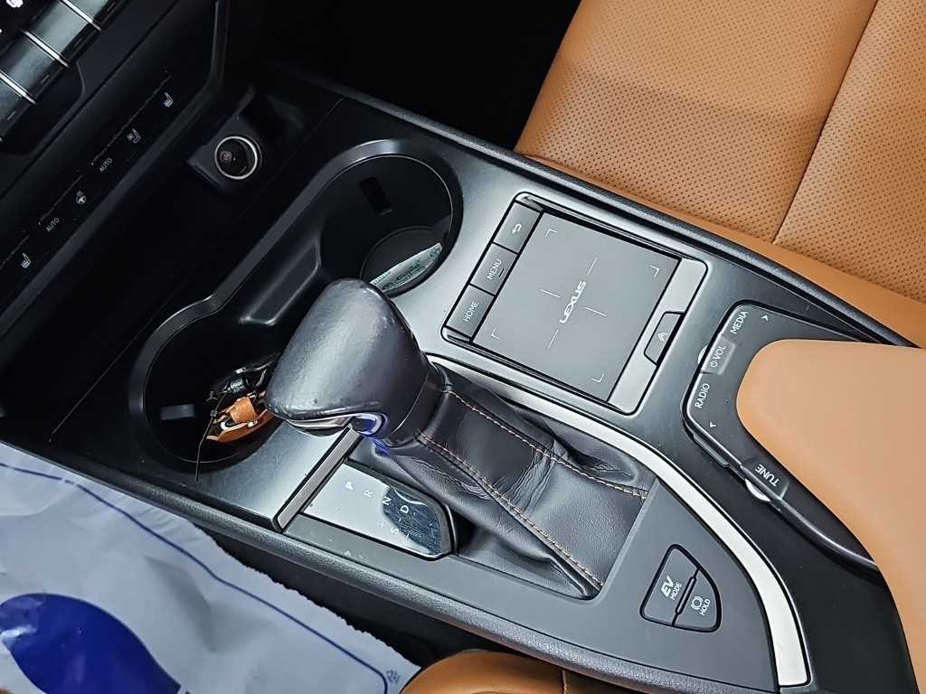 렉서스 UX UX 250h 2.0 2WD 이미지 8