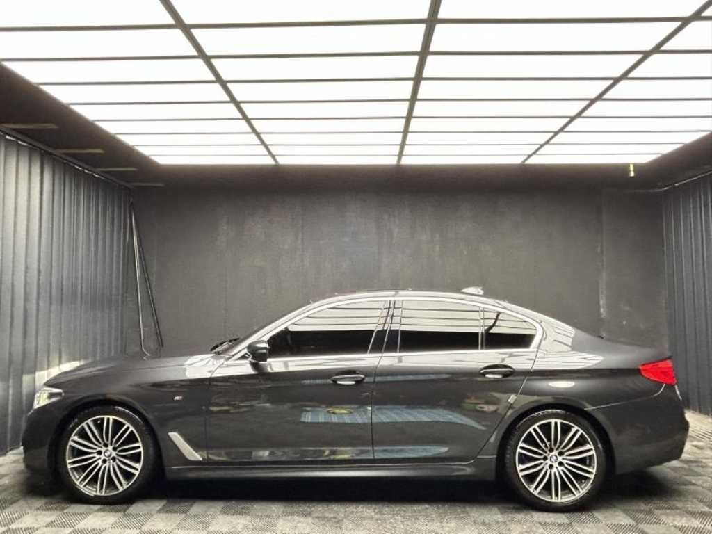 BMW 5시리즈 5시리즈 (G30) 530i M 스포츠 플러스 이미지 3
