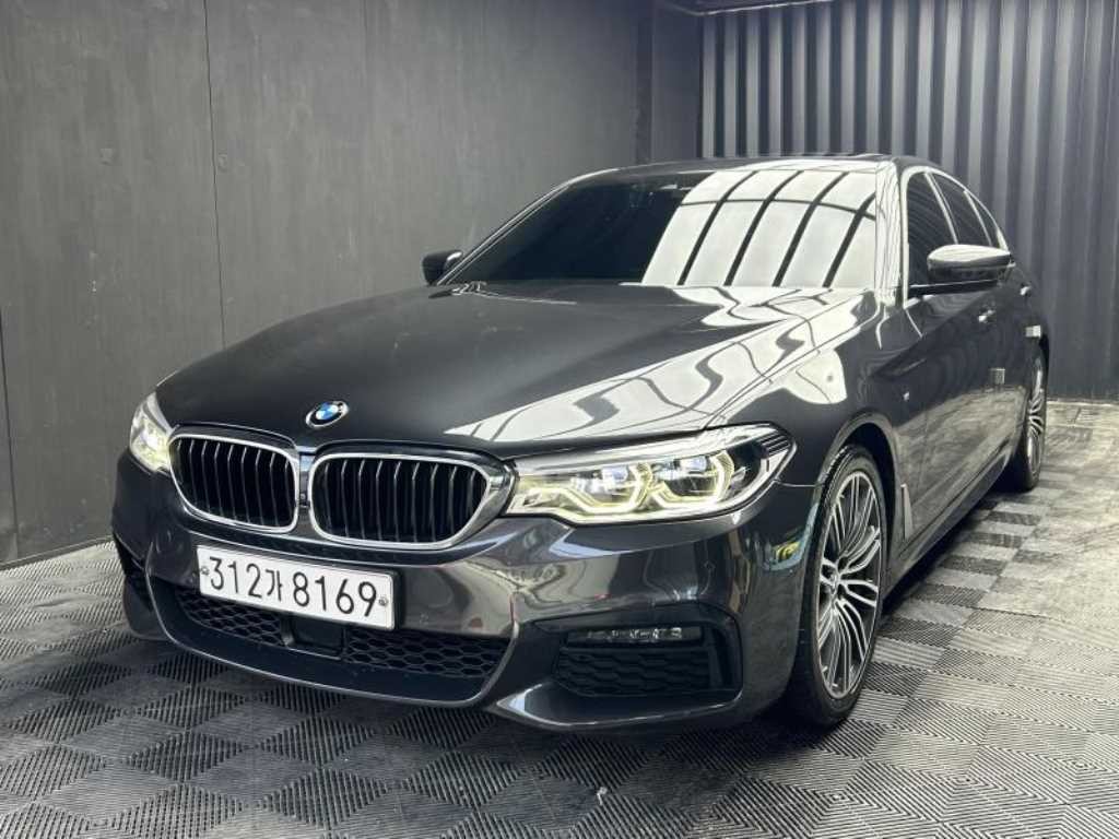 BMW 5시리즈 5시리즈 (G30) 530i M 스포츠 플러스 이미지 4