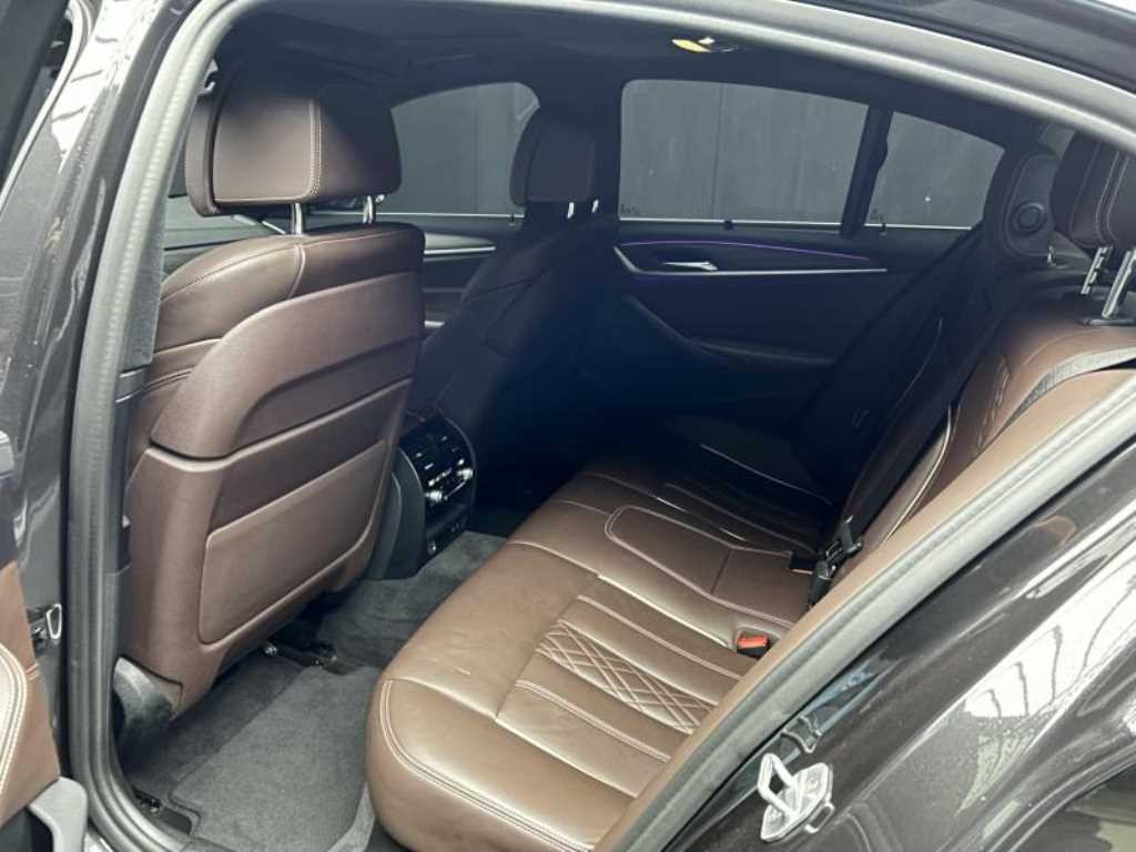 BMW 5시리즈 5시리즈 (G30) 530i M 스포츠 플러스 이미지 5