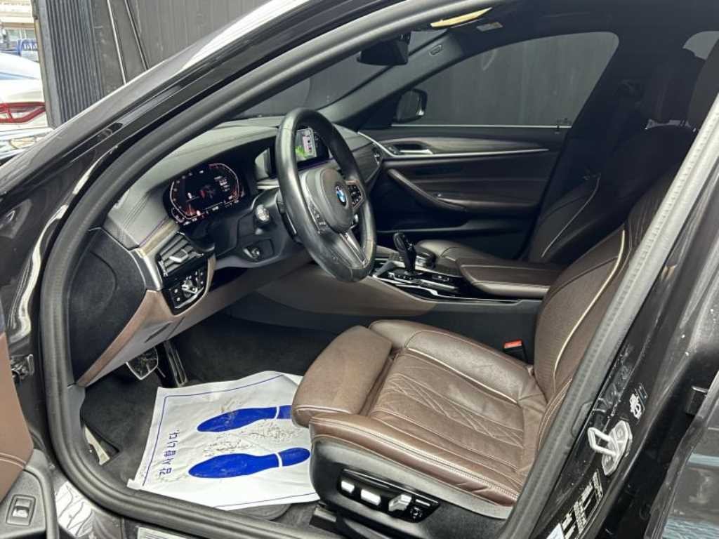 BMW 5시리즈 5시리즈 (G30) 530i M 스포츠 플러스 이미지 6