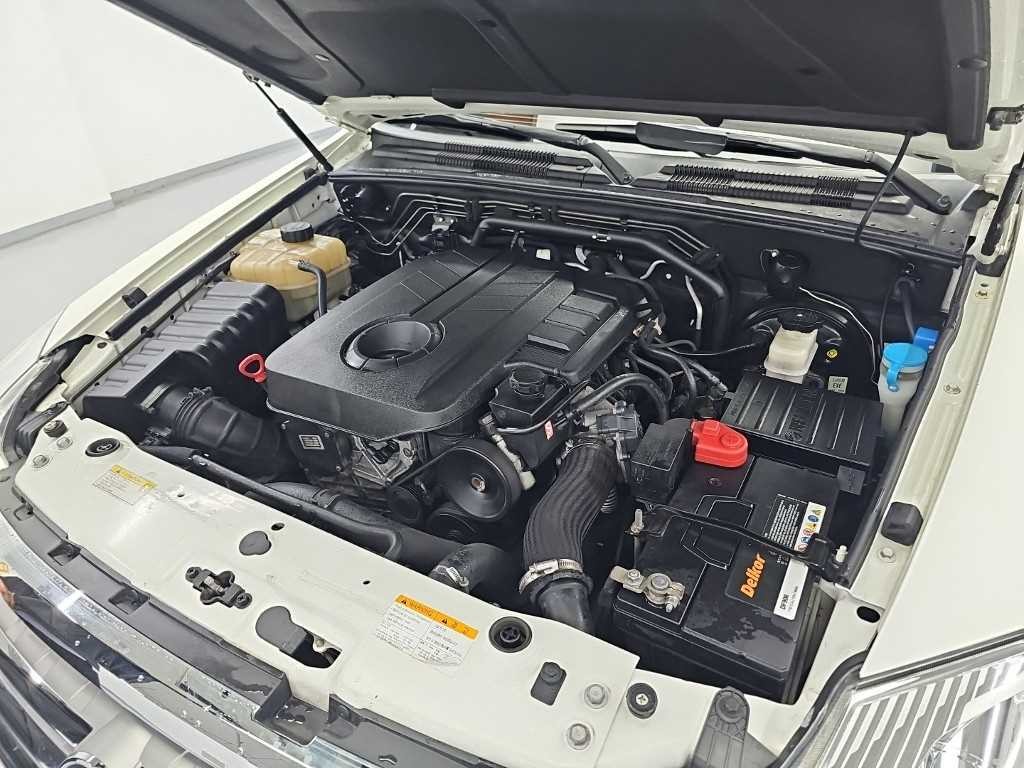 KG모빌리티(쌍용) 렉스턴 렉스턴W 2.0  4WD RX7 프레스티지 이미지 4