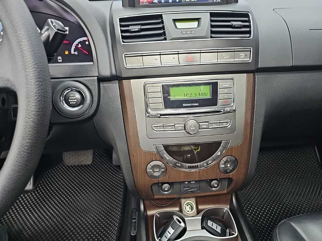 KG모빌리티(쌍용) 렉스턴 렉스턴W 2.0  4WD RX7 프레스티지 이미지 9