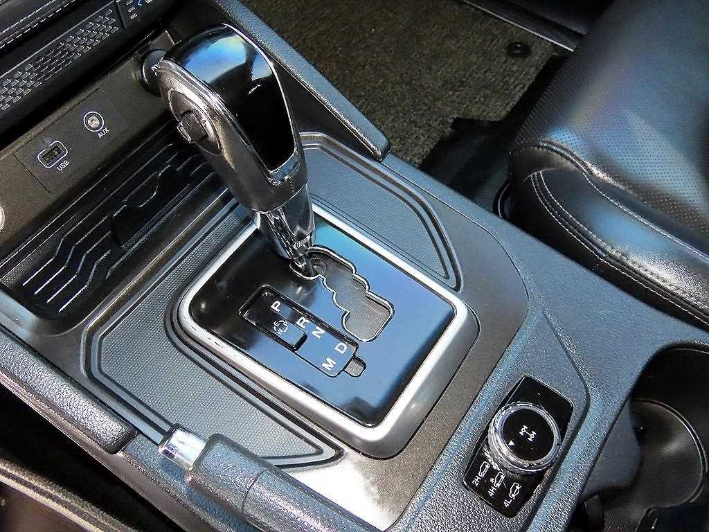 KG모빌리티(쌍용) 렉스턴 렉스턴 스포츠 4WD 디젤 2.2 프레스티지 이미지 10