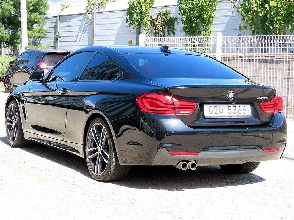 BMW 4시리즈 4시리즈 (F32) 420i 쿠페 M 스포츠 이미지 3