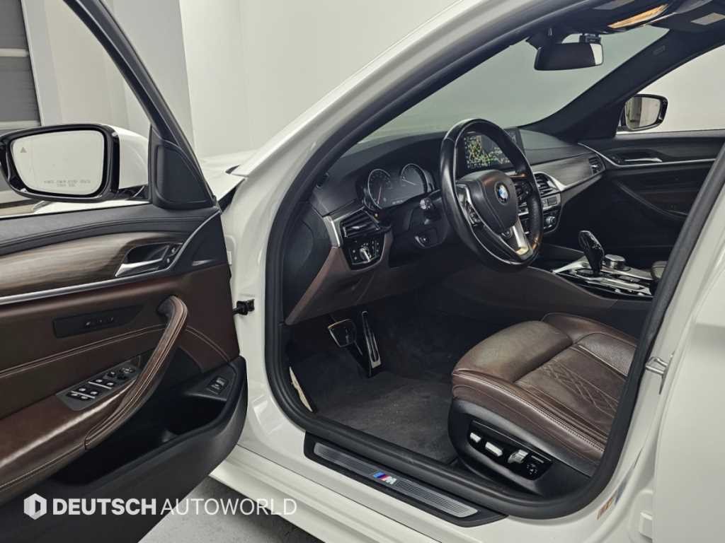 BMW 5시리즈 5시리즈 (G30) 530i M 스포츠 플러스 이미지 11