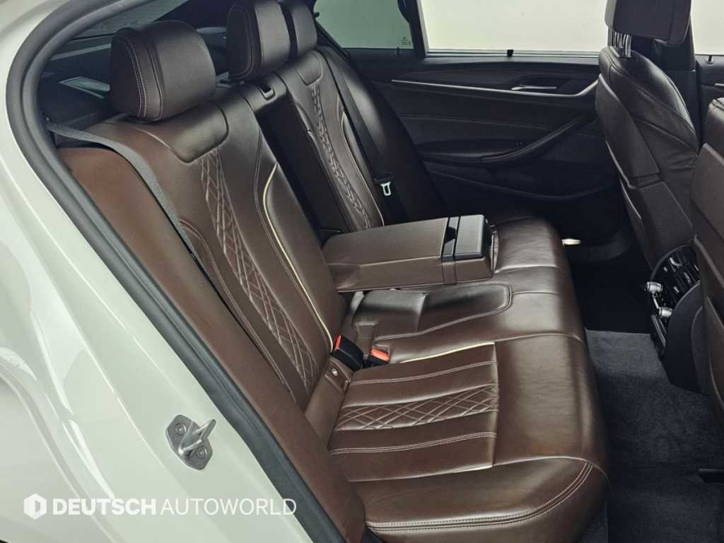 BMW 5시리즈 5시리즈 (G30) 530i M 스포츠 플러스 이미지 12