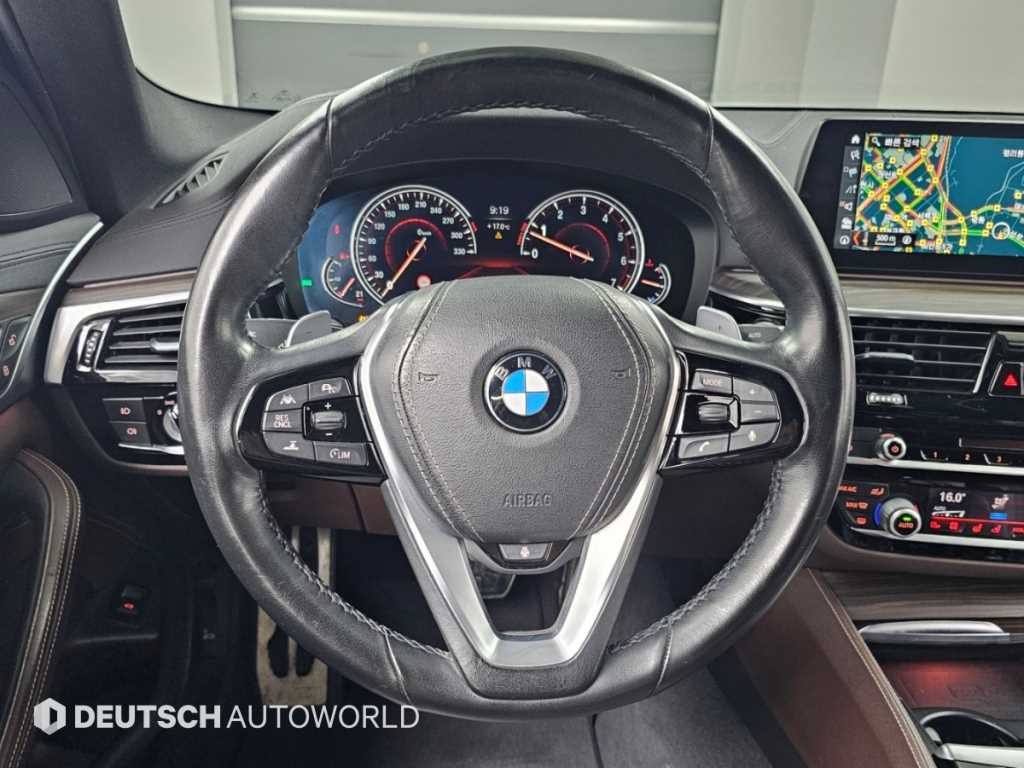 BMW 5시리즈 5시리즈 (G30) 530i M 스포츠 플러스 이미지 13
