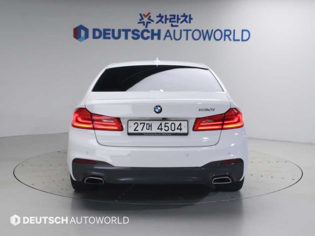 BMW 5시리즈 5시리즈 (G30) 530i M 스포츠 플러스 이미지 4
